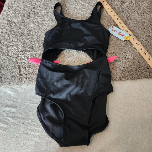 Cat & Jack Other - Girls' Colorblock Beauty One Piece Swimsuit - Cat & Jack